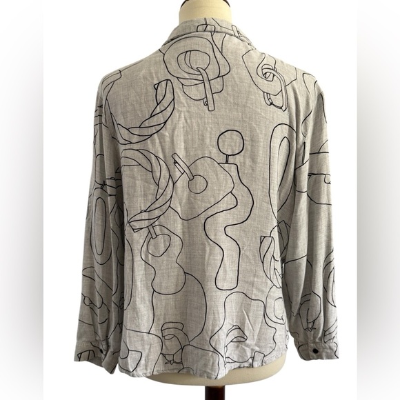 Parfois Geometric Abstract Soft Long Sleeve Black and White Crop Top Size Medium - Picture 3 of 7